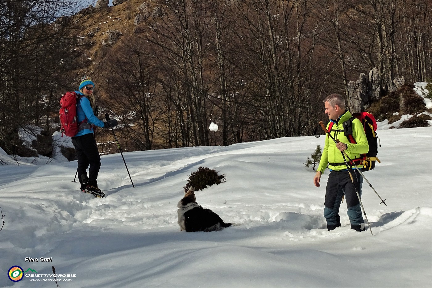 46 Ed ora si cammina pestando, affondando, giocando nella neve .JPG